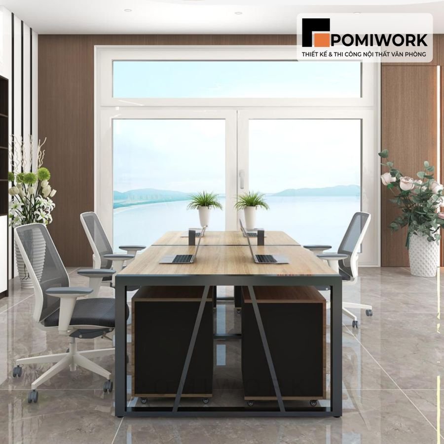 ban lam viec nhom 4 nguoi ngoi co hoc tu tien loi